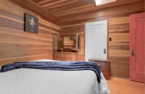 Cozy Riverfront Cabin Just Steps to the Russian River with Beach Access & Wood Stove - Foto 21