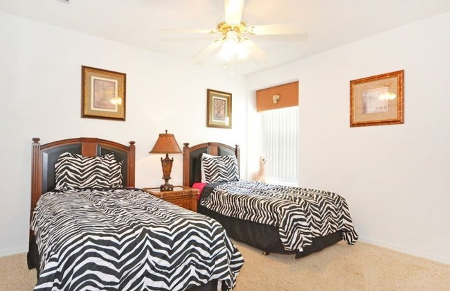 Pine Forest Chateau 5 Bedroom Home by RedAwning - Photo 6