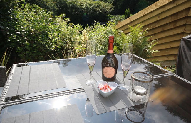 Lakes Apartments - Photo 9