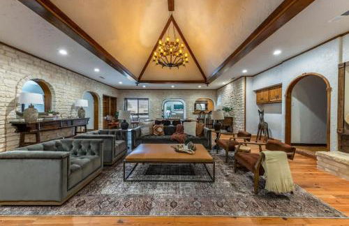 Magnificent 90-acre Texas Ranch Estate On San Marcos River - 5 Bedrooms - Newly Renovated & Professionally Furnished 9t Ranch By Boutiq - Foto 1