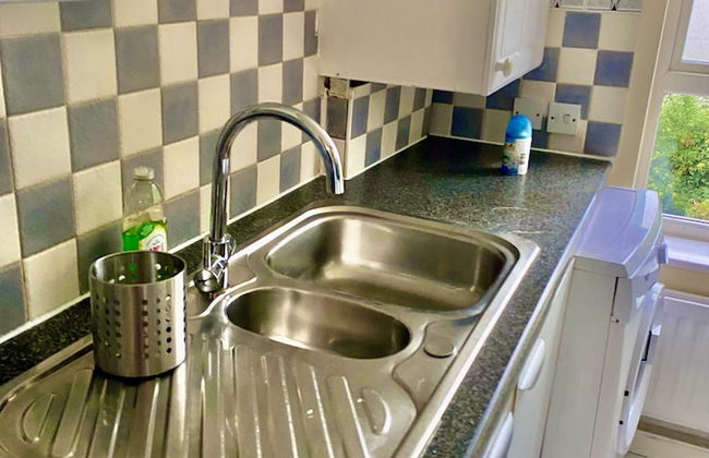 Impeccable 2-bed Apartment in London - Foto 15