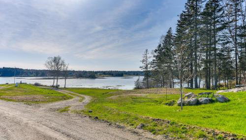 Oceanside Bass Harbor Home with Peaceful Deck! - Foto 3