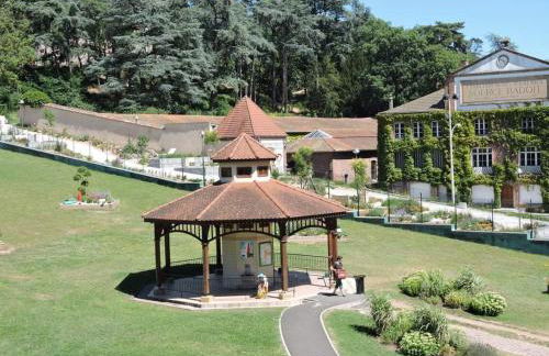Confort moderne dans un gîte historique à Saint-Galmier - FR-1-496-276 - Foto 29