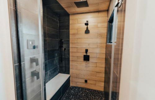 Pacific Bin - Hot Tub, Secluded Forest Getaway - Foto 9