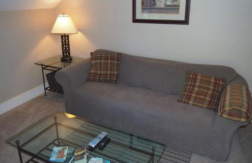 The Cute & Cozy - Upper Apt - Great Location! - Foto 3