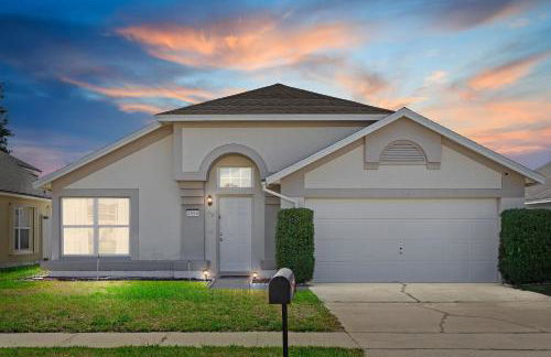 Amazing Pool Spacious 3BR House near Disney - Photo 28