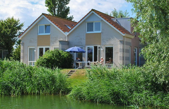 Holiday Home on the Water in Friesland - Foto 30