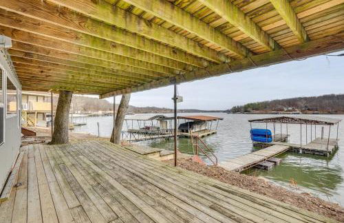 Fish and Boat on Lake of the Ozarks Waterfront Home - Foto 16