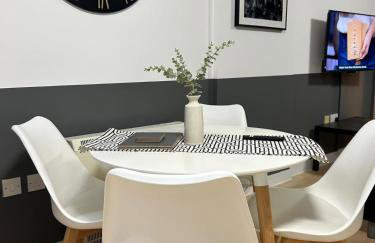 4 Beds 2 Bath Lift Refurbished MONTHLY DISCOUNTS - Foto 24