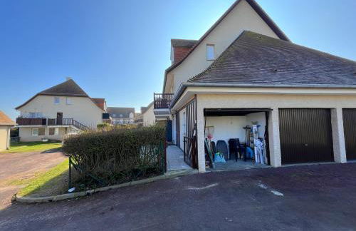 Petite cour privée - à 1minute à pied de la plage - Photo 9