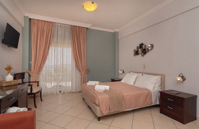 Finiki Plaza - Photo 39