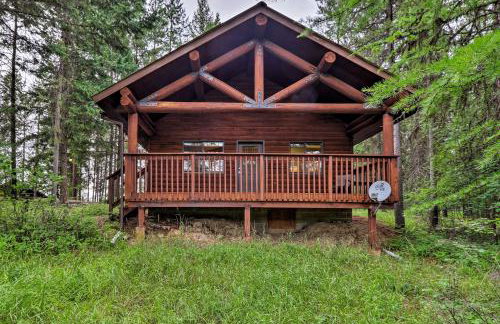 Trego Cabin with Mountain Views and Lake Access! - Foto 1