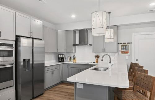 Luxe King Bed, Balcony, Garage in Downtown Raleigh - Foto 30