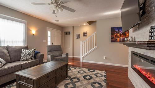 Hoosier Happiness Townhouse - 2 King Size Bedroom Suites - Foto 3