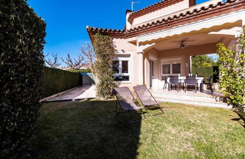 Villa Familiar c/Piscina + Wifi y Parking Gratis by Sunset Rentals (Bonmont) - Foto 41