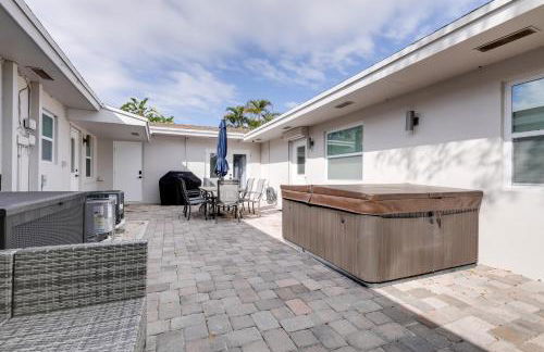 Hot Tub and Courtyard Access! North Palm Beach Home - Foto 2