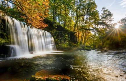 Comfy 4 Bed Home - Port Talbot - Perfect for Contractors & Families - Foto 35