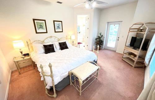 Lakefront Getaway LG South Facing Pool Hot Tub Pool Table & BBQ - 2 miles Disney - Foto 6