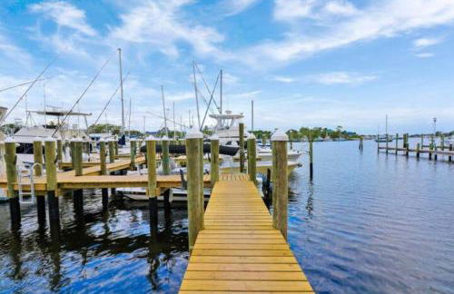 Sailfish Suites 7 - Waterfront Lodging - Photo 32