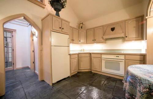 Breathtaking Cottage Rental on Castle Grounds Overlooking Lake George - Foto 10