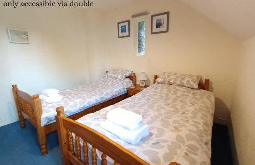 Farm Stay with animal experiences, 30 minutes to Exmoor & Beaches, Pet friendly, Outdoor heated pool, Games barn, fast WiFi and parking - Foto 59