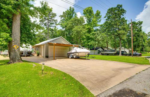 Pet-Friendly Lakefront Getaway with Hot Tub! - Foto 27