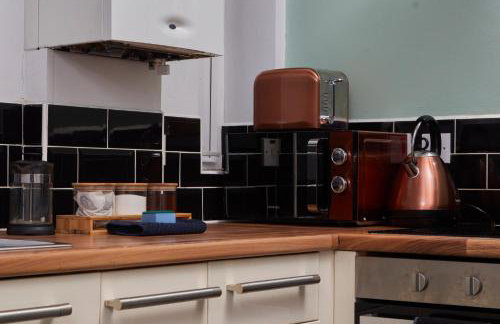 Spacious Bradford House with 4 bedrooms & 6 Beds by PureStay with Parking for 7 nights min! - Foto 14