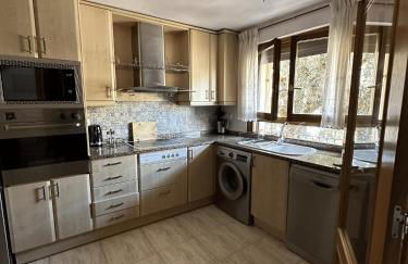 Amplio y Comodo Chalet en Zaragoza con pistas de tenis - Foto 16