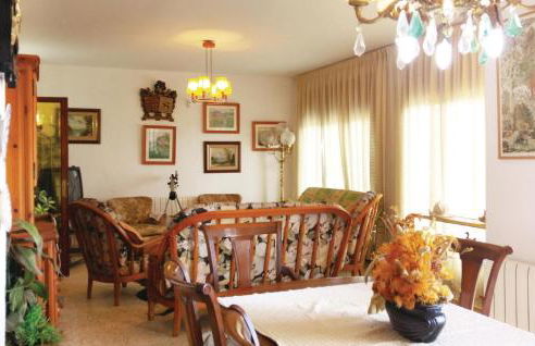 Cozy Home In Blanes With House Sea View - Photo 2