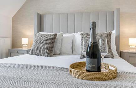 Brand New Luxury Cottage - Garden - Private Parking - Netflix - Coffee Station - Work Desk - Foto 27