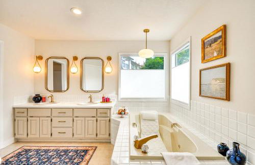 Near Shops and Cafes Beaverton Haven with Luxe Decor! - Foto 20