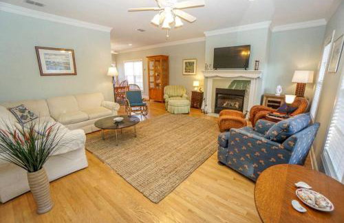 Ideal Location! Perfect for Graduations and Lowcountry Getaways! - Foto 8