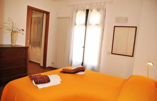 Red Roses Flat in a Semi-detached Villa - Foto 9