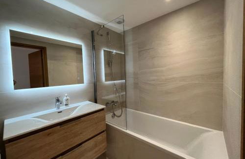 Renovated 6 pers Luxury Chalet in Meribel Centre 85m2 3BR 3BA with Mountain View and boots heater ! - Foto 31