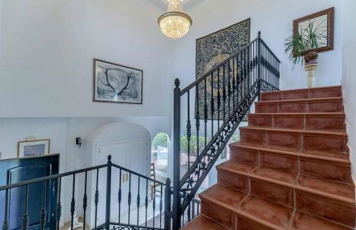 49-Exclusive Villa With Private Pool & Breathtaking Views in Mijas! - Photo 35