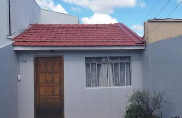 Casa central 74 com ótima localização - Foto 4