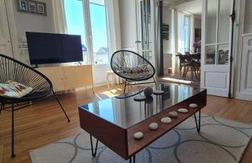 Appt. T3 type Haussmannien vue mer sur port - Photo 13