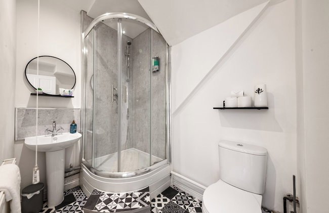 Spacious 3BR Apt, JQ Birmingham with Parking - Foto 39