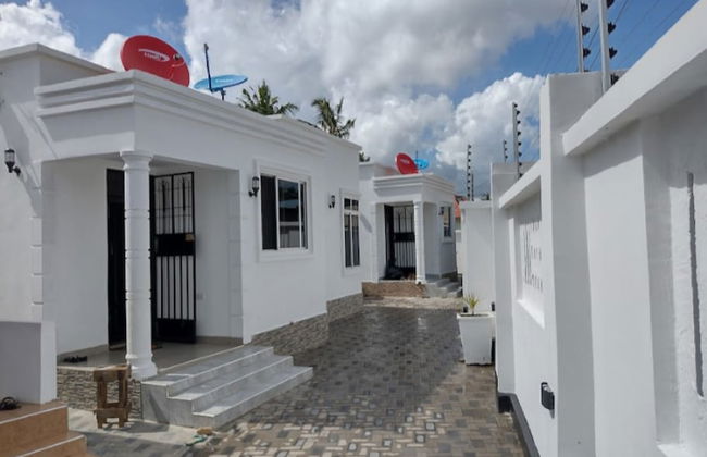 Mkamiti Villa Airport Hotel - Photo 1