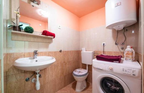 4 Bedroom Lovely Home In Veliki Vareski - Foto 33