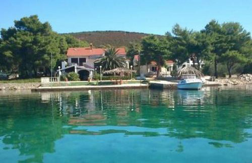 Family friendly seaside apartments Brgulje, Molat - 24673 - Foto 1