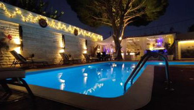 Villa Maria Lagonissi - Private Villa upstairs with exclusive access to pool & outside areas - Foto 3, sunbed