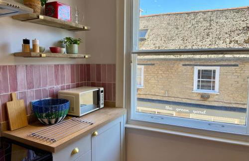 No 3, apartment in the heart of Bridport, Dorset - Photo 18