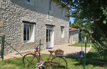 La grange du Logis du Plessis - Foto 1