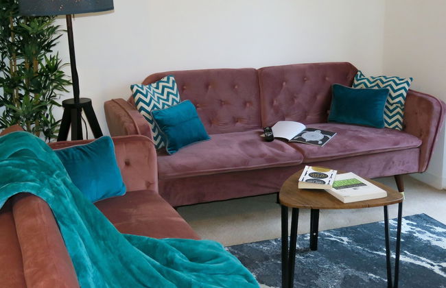 Tudors eSuites Private Garden & Garage - Photo 1