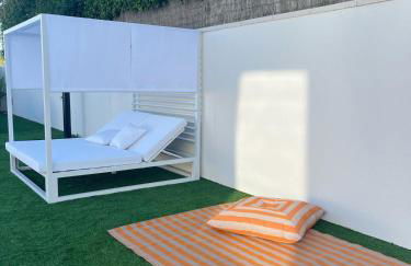 Ultra-Modern 5-Bed Luxury Chalet with Private Pool & Home Cinema 13 Min To Beach - Foto 53