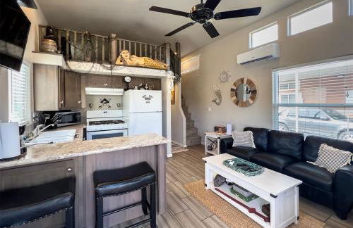 Siren's Adventure Riverfront Cottage! - Foto 42