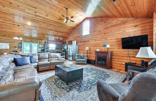 Kentucky Group Getaway with Dock and Lake Access - Foto 5