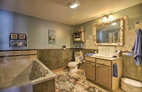 Lakefront Deer River Apt with Dock, Fire Pit and Patio - Foto 15