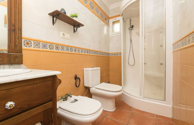 El Cortijo in La Linea de la Conception - Photo 22